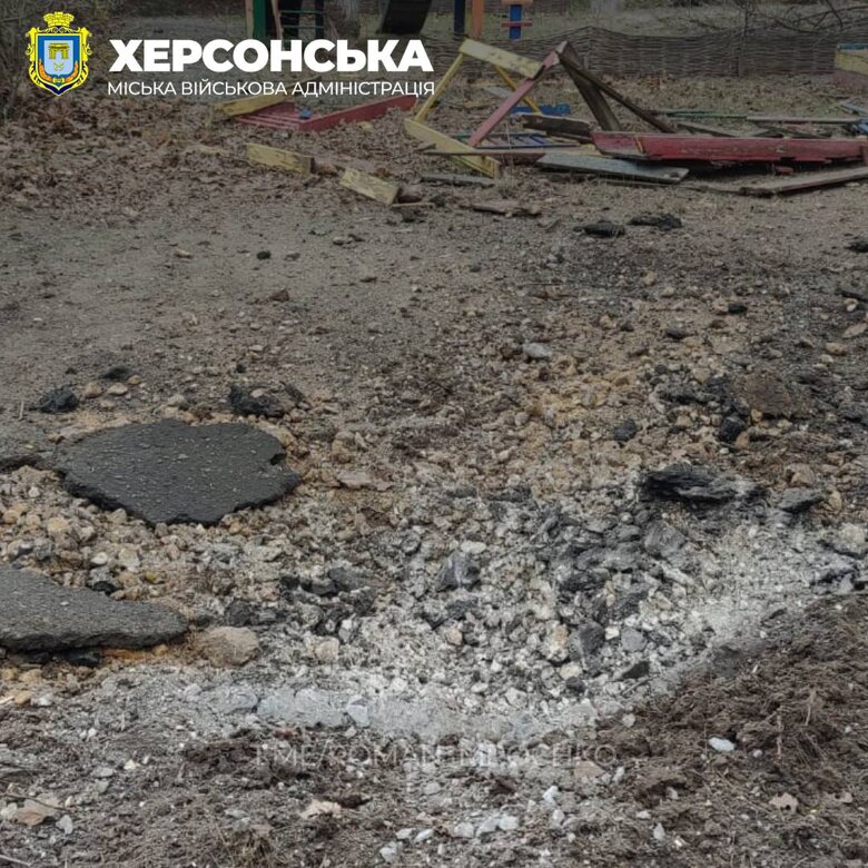 Окупанти обстріляли заклад освіти у передмісті Херсону 01