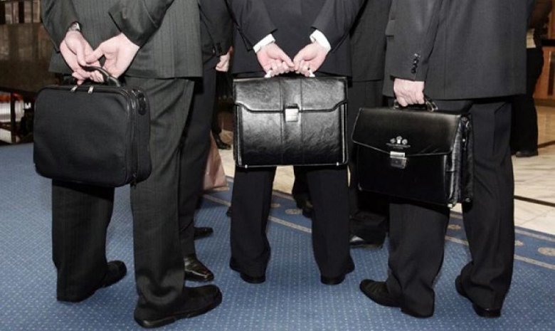 Заробітна плата керівників бюджетних установ: Бенкет під час війни