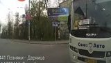 Водія київської маршрутки звільнили за проїзд на червоний сигнал світлофора. ВІДЕО+ФОТО
