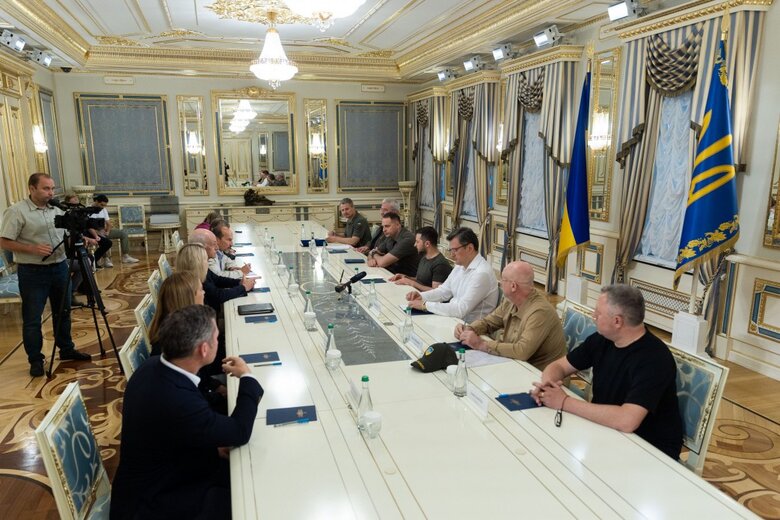 Zelensky thanked US Congress for HIMARS, missiles, and drones 08
