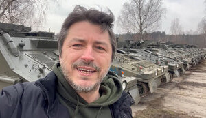 Фонд Притулы закупил 101 БТР для ВСУ, первые 24 уже передали военным. ВИДЕО