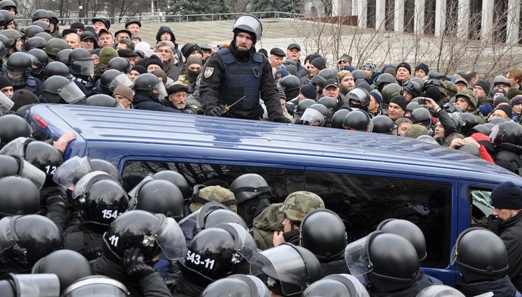 Поліція затримала 9 осіб, які блокували мікроавтобус правоохоронців із Саакашвілі: більшість із них уже відпустили, - Блищик