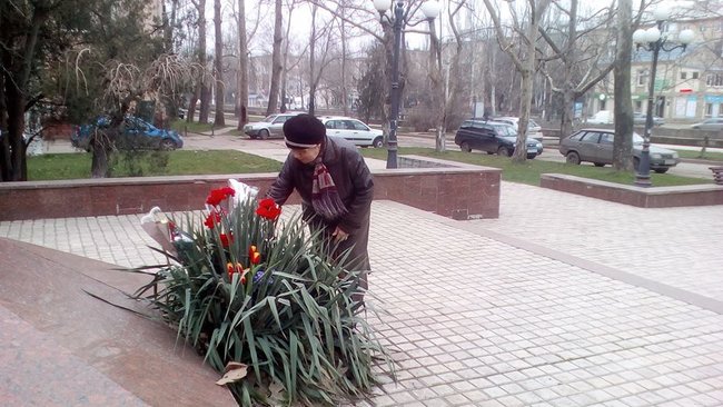 Жителі окупованих Ялти, Керчі та Севастополя поклали квіти до памятників Шевченку 10