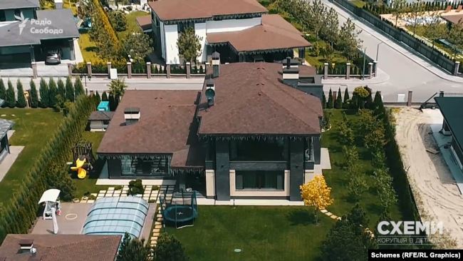 Врио начальника Главного следственного управления СБУ Швец владеет элитной недвижимостью под Киевом, - СМИ 02 Врио начальника Главного следственного управления СБУ Швец владеет элитной недвижимостью под Киевом, - СМИ 02