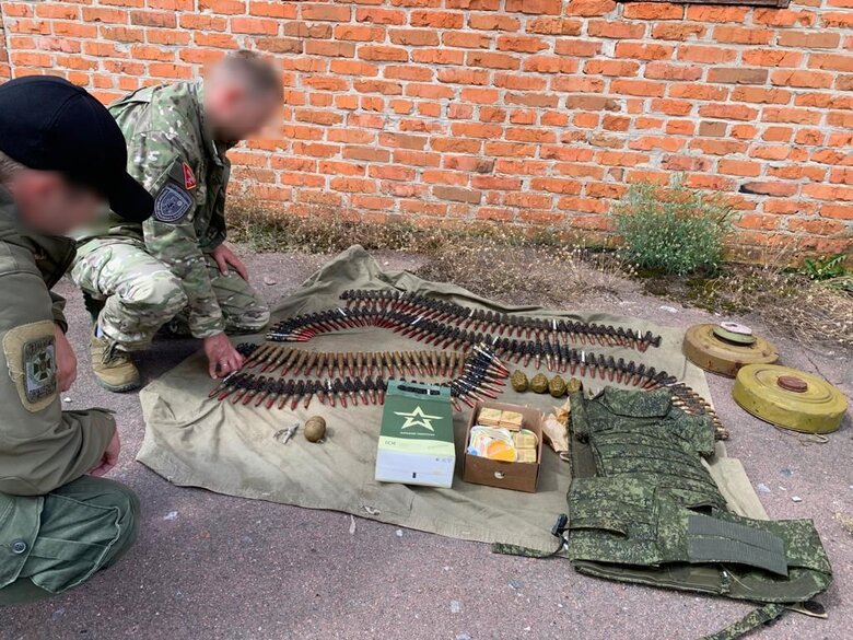 На Чернігівщині рашисти облаштували схрон боєприпасів та залишили розтяжку, - ДПСУ 03
