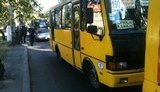 В Одессе спецохрана Азарова не пустила автомобиль с пациентом к областной больнице. ФОТОрепортаж