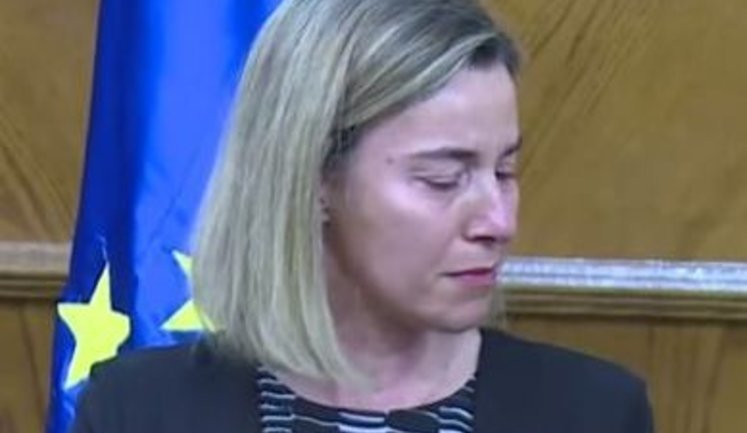 Говорячи про теракти в Брюсселі, єврокомісар Федеріка Могеріні не змогла стримати сліз. ВІДЕО