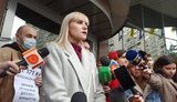 Прокуратура прийшла в "Укрексімбанк" для вручення підозри двом співробітникам банку за перешкоджання журналістській діяльності. ВIДЕО