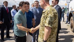Зеленський доручив новому голові Херсонської ОДА Гусєву до 20 грудня закінчити обладнання пунктів пропуску на адмінмежі з Кримом. ФОТО
