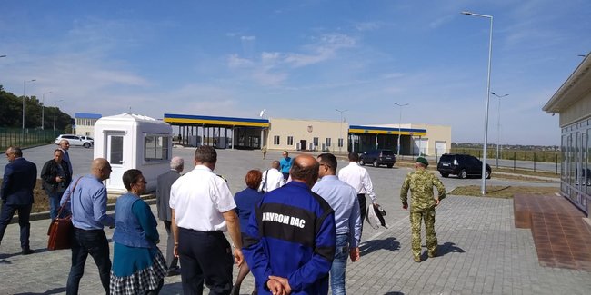 Начала работу новая паромная переправа через Дунай на границе с Румынией 04