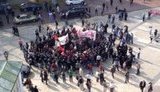 Студентам под красными и красно-черными флагами не удалось прорвать милицейские кордоны: Остановитесь! Что вы делаете ?! ВИДЕО.