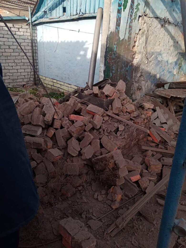 Russian troops shelled Zolota Balka and Khreshchenivka in Kherson region 03