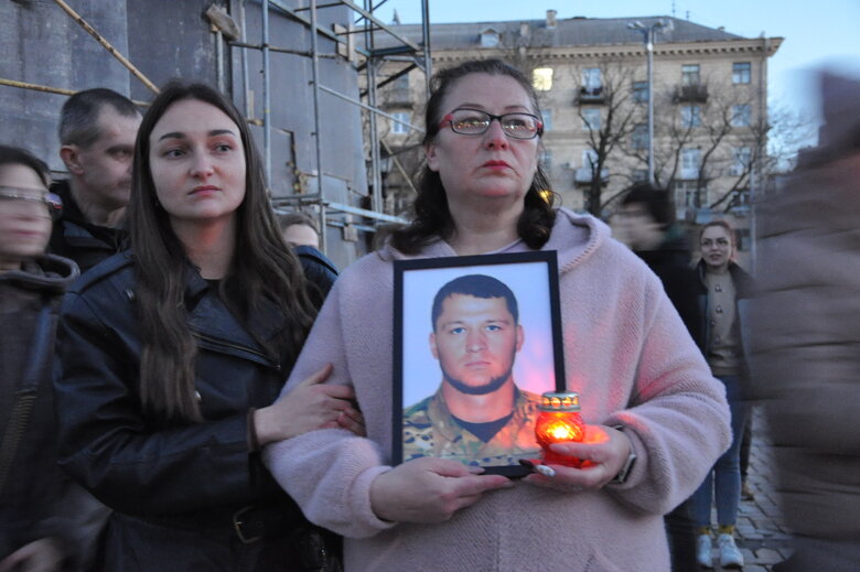 В Киеве почтили память погибших героев полка Азов 28