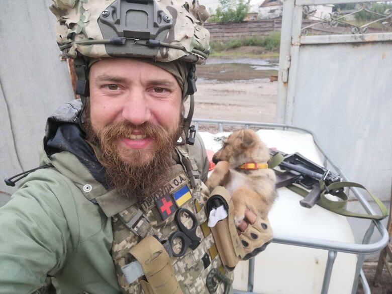 Якоїсь миті снаряд прилетів мені в ноги. Я знепритомнів. І мій товариш, побачивши це, вирішив, що я двохсотий, - Олексій Притула 03