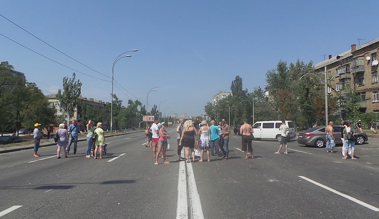 Рух по Харківському шосе в Києві відновлено. ВІДЕО+ФОТОрепортаж