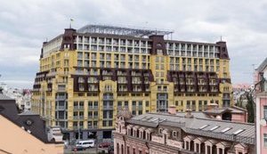 "Будинок-монстр" на Подолі не введуть в експлуатацію: Суд відновив заборону