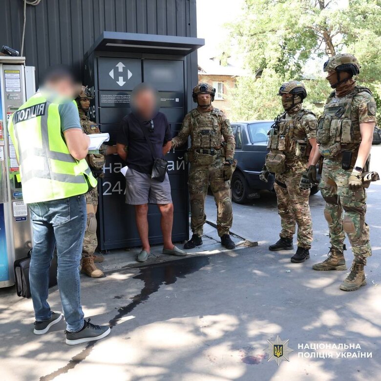 Полиция Харьковской области задержала нападавших на квартиру пожилой женщины