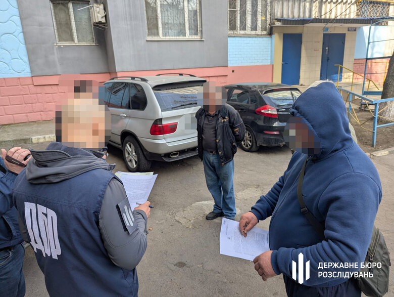 Військові посадовці нараховували фіктивні бойові