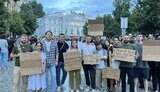 акция у театра Франко