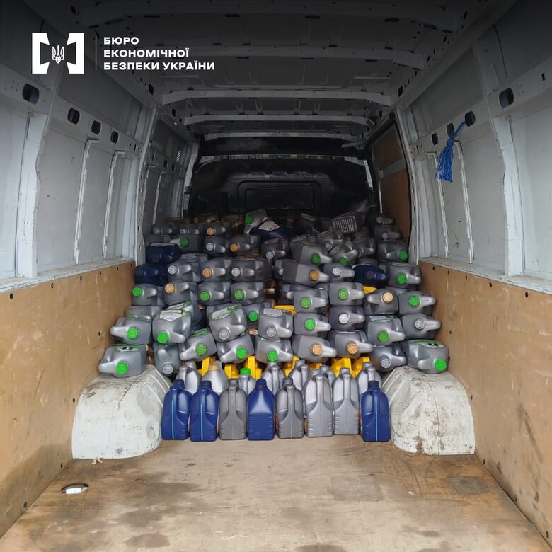 На Київщині викрили масштабне виробництво фальсифікованих моторних олив