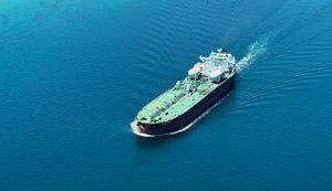 Російські танкери з нафтою після паузи знову прямують до Індії