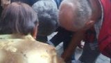 Порошенко поспішив на допомогу дитині, яка зомліла на шкільній лінійці. ФОТО