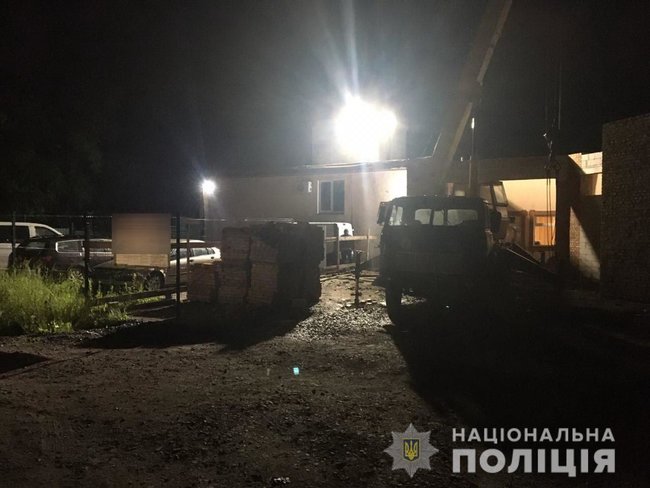 У Рівному на територію будівельної фірми кинули гранату, - Нацполіція 01