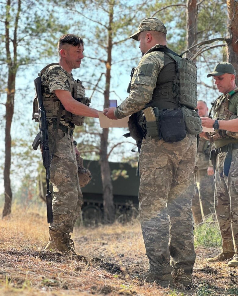 Нагородження воїнів 516 батальйону до Дня захисників і захисниць України 02