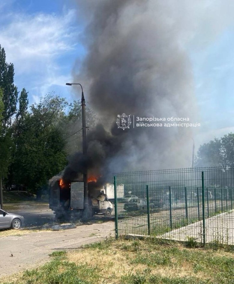 РФ вдарила по цивільному авто у Запоріжжі