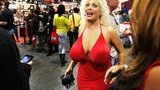 Крупнейшая в мире выставка порно собрала 30 тысяч посетителей. ФОТОрепортаж