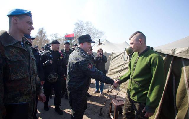 Александр Турчинов: Объявляю мобилизацию, а мне партнеры говорят, что я провоцирую русских 11