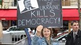 Митинг в Париже против закона о языках: President of Ukraine kills democracy. ФОТО