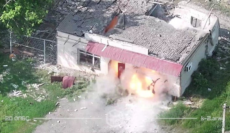 Дрони "К-2" знищили ворога в "кав’ярні" та розбили "буханку" з іншими окупантами: на каву не доїхали. ВIДЕО