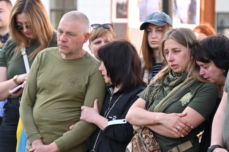 Прощання з Коновалом та Петришиним
