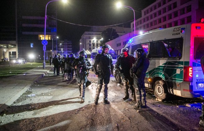 Массовые протесты против обязательной вакцинации прошли в Вильнюсе 16