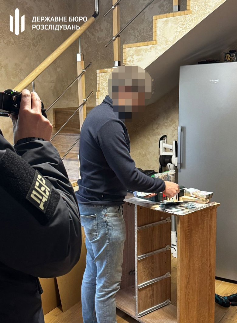 Побори в управління Держпраці