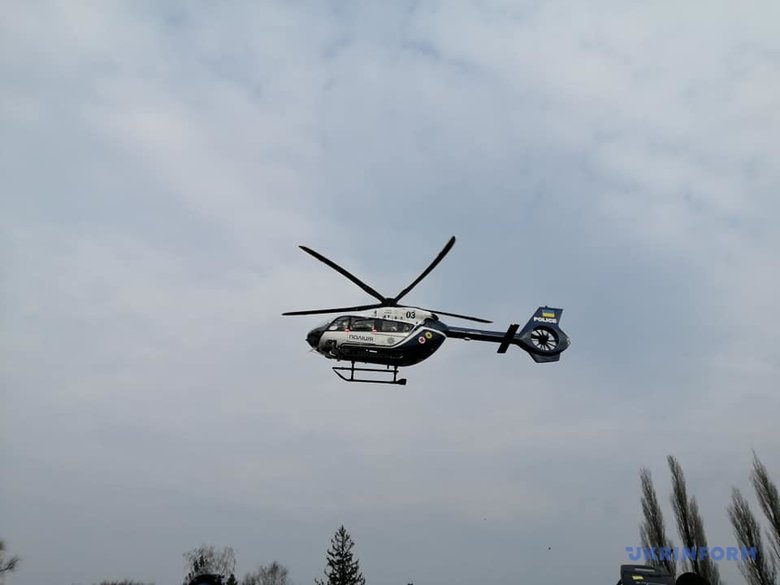 Біля окупованого Криму на Херсонщині проходять тактико-спеціальні навчання МВС, Зеленський спостерігає 04