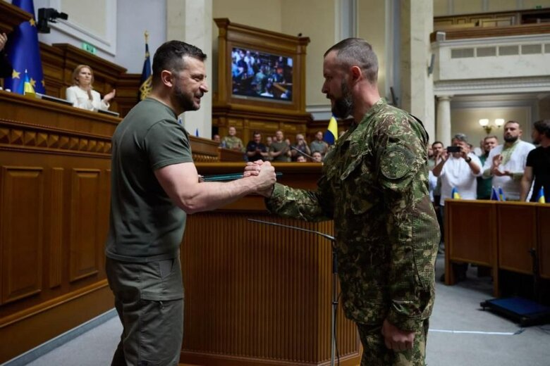 Микола Мішакін: Було таке, що в мене артилерія працювала на 360 градусів. Такого в практиці не буває. Але ми були в оточенні - артилеристи робили неможливе 03