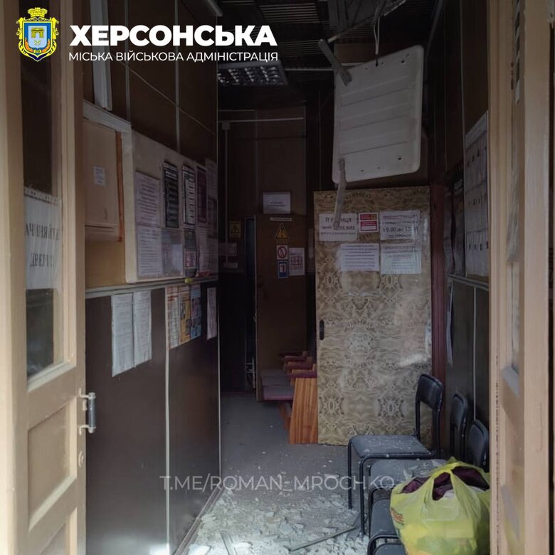 В результате обстрела Херсона 27 октября повреждено помещение территориального центра социального обслуживания населения 03