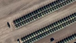 Супутники зафіксували сотні російських танків на кордоні з Україною, - Defence Blog. ФОТОрепортаж