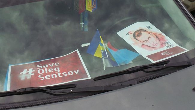 Акція Free Sentsov триває на Майдані Незалежності в Києві 06
