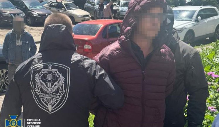Продавали "послуги" за хабарі у $15 000 та $2000: затримано двох посадовців БЕБ, - СБУ та ДБР. ФОТОрепортаж