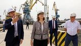 Квін відвідала Маріуполь і відзначила підтримку економіки регіону з боку Вашингтона. ФОТО