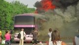 На Харьковщине на ходу загорелся автобус с пассажирами: люди в панике разбивали окна. ФОТОрепортаж