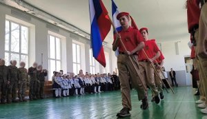 Примусова присяга: ворог залучив військових до створення загону "Юнармії" в Олешках. ФОТОрепортаж
