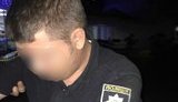 Псевдополіцейського і двох військовослужбовців, які вимагали гроші у водіїв, затримали на Миколаївщині, - Нацполіція. ФОТОрепортаж