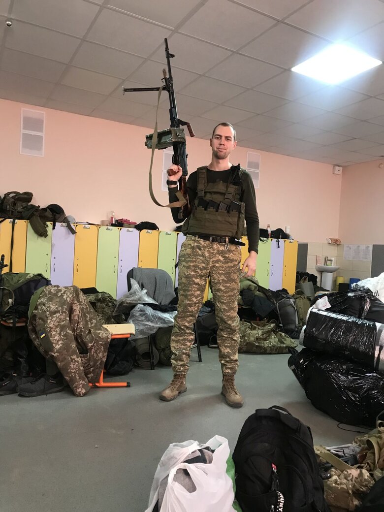 Боєць із позивним Хмара, який на війні втратив очі: Якби хтось підійшов і сказав: Віддай мені дві ноги нижче колін, а я тобі – праве око, я б відповів: Не питання! 07