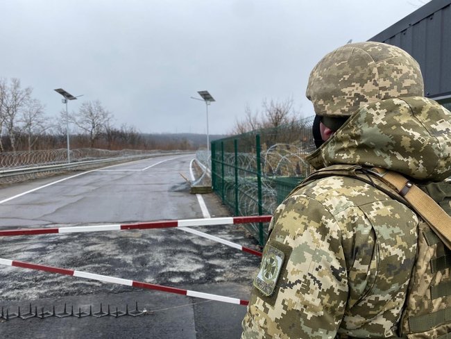 Российско-оккупационные войска блокируют работу почти всех КПВВ, - штаб ООС 01