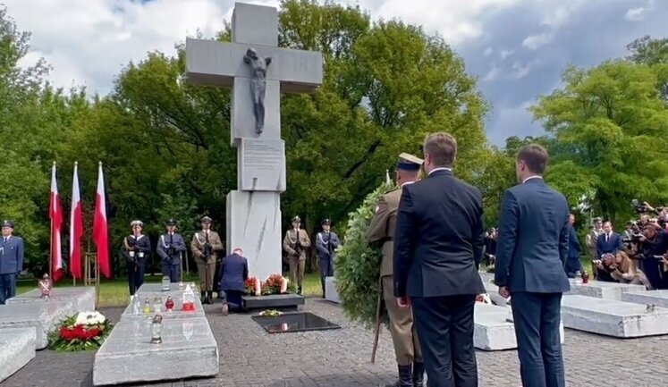 Ukraine must resolve issue of exhumation of victims of Volyn tragedy - Polish Foreign Ministry