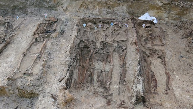 Археологи виявили братську могилу воїнів УПА під асфальтом на Рівненщині, - ОДА 03 Археологи виявили братську могилу воїнів УПА під асфальтом на Рівненщині, - ОДА 03